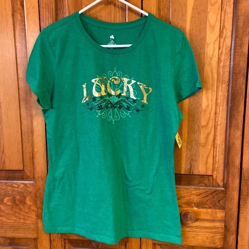 St. Paddy’s Tees: St Patrick’s Day Graphic “Lucky”Shortsleeved Tee Green NWT